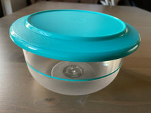 Carregar imagem no visualizador da galeria, Saladeira Crystal 1,1L