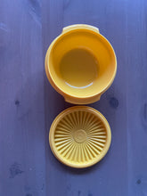 Carregar imagem no visualizador da galeria, Majorete em amarelo de 340 ml.