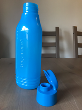 Carregar imagem no visualizador da galeria, Conjunto de sanduicheira mais garrafa de 750 ml triangular